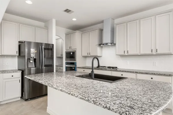 $3,400 | 2923 Golden Honey Lane, Richmond, TX 77406