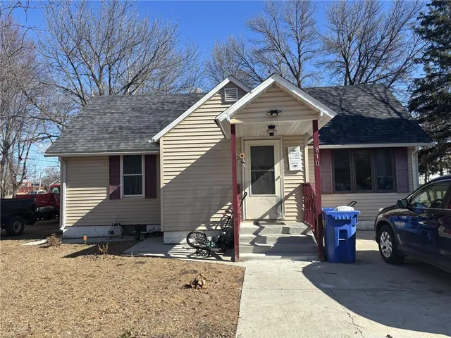 $85,000 | 810 13th Street, Clarkfield, MN 56223