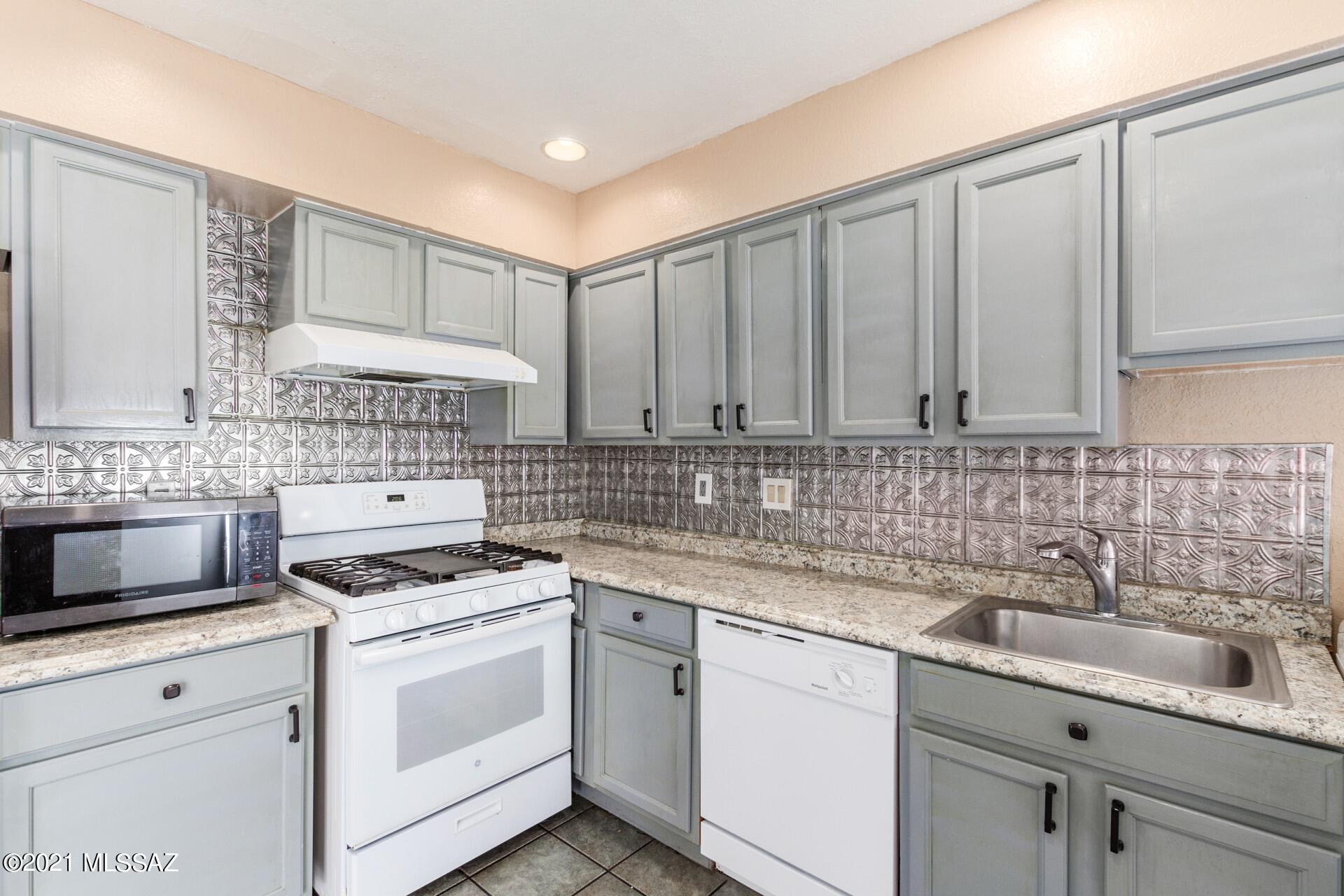 2745 West Anklam Road, Unit A Tucson, AZ 85745 - Photo 8 of 39