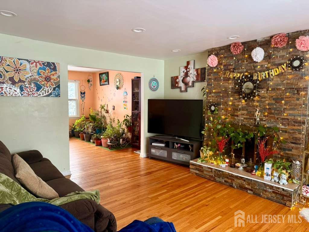 10 Nutmeg Court Edison, NJ 08820 - Photo 3 of 17