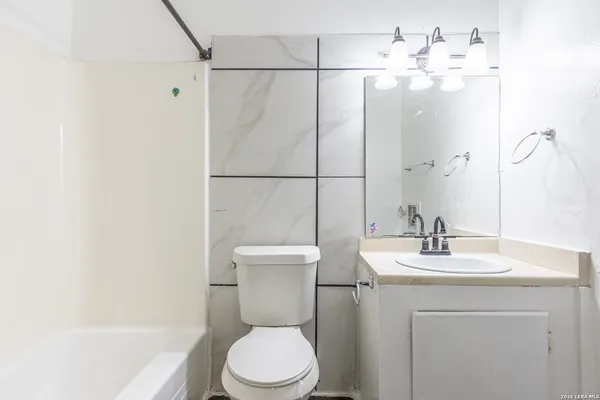 $825 | 7115 Glen Terrace, Unit 3, San Antonio, TX 78239