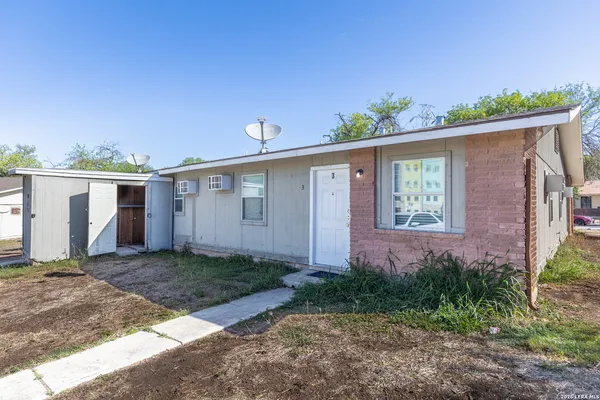 $825 | 7115 Glen Terrace, Unit 3, San Antonio, TX 78239