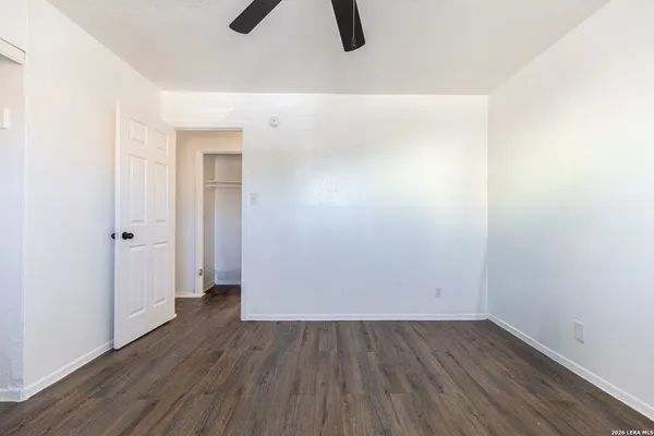 $825 | 7115 Glen Terrace, Unit 3, San Antonio, TX 78239