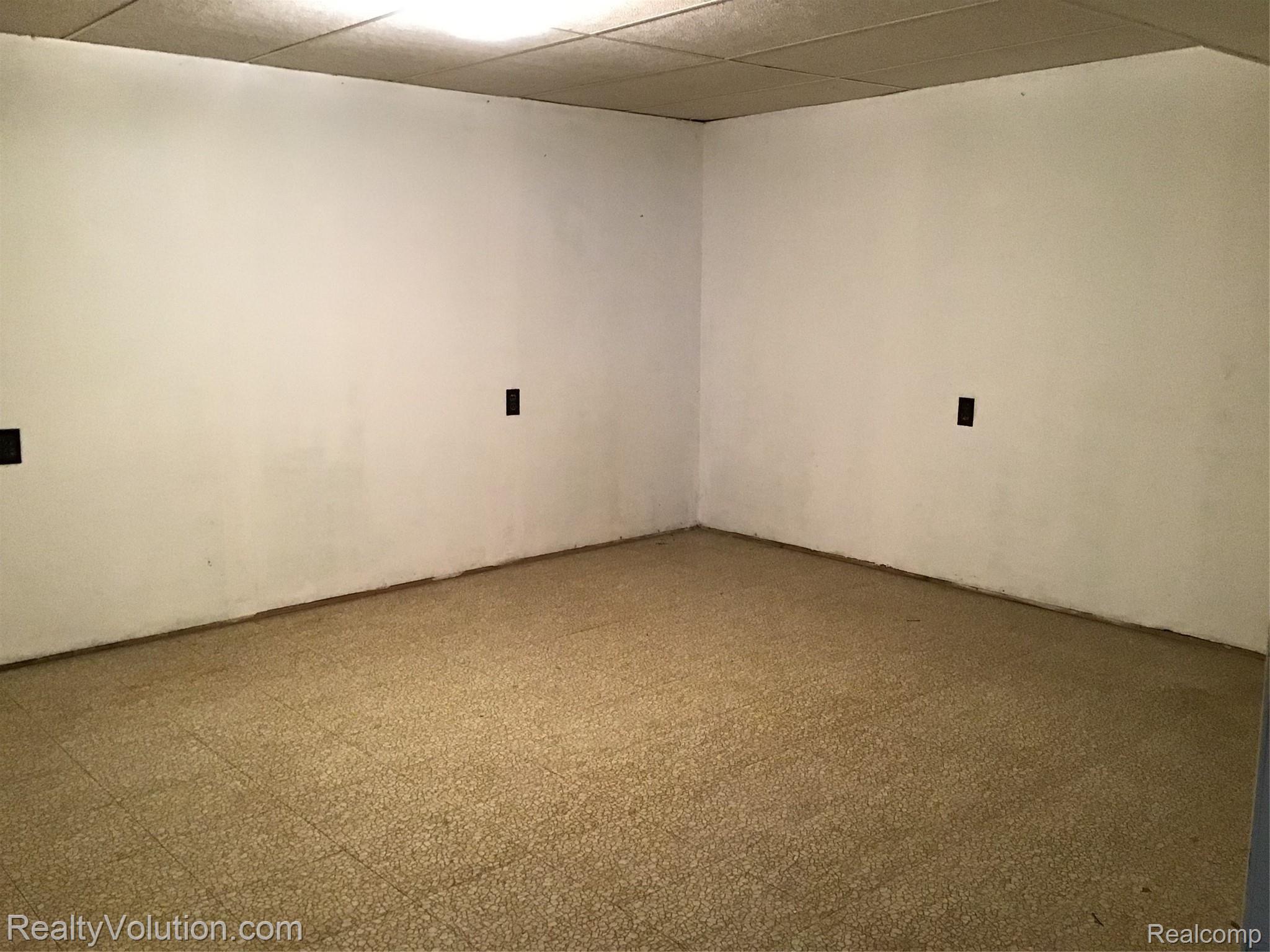 6828 Seabury Road Imlay City, MI 48444 - Photo 24 of 32 23A30894-E03E-4032-A7A8-32B635B854EC.jpeg