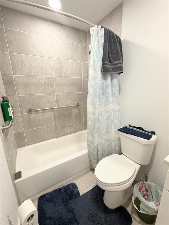 7838 Fm 937 Thornton, TX 76687 - Photo 19 of 30 a bathroom with a toilet and a shower