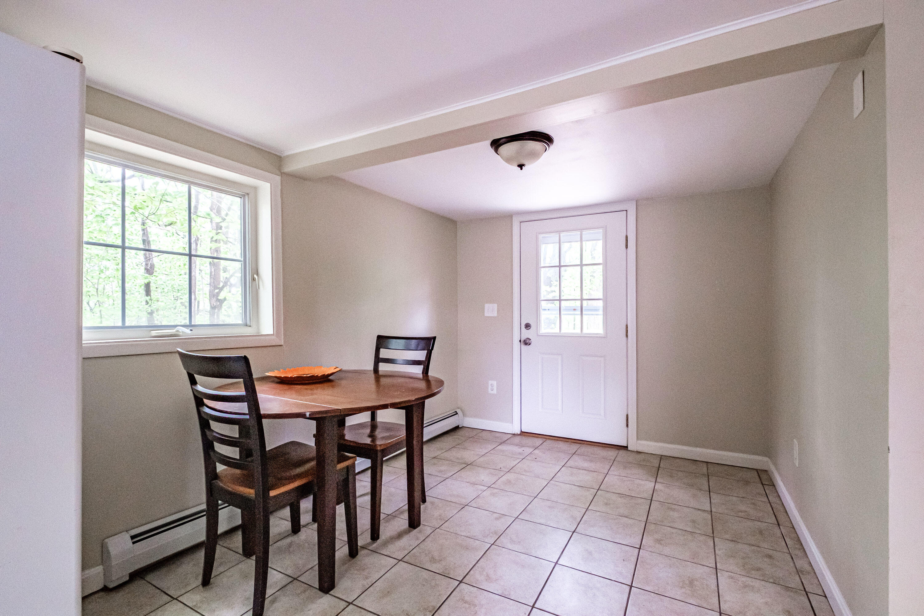 50 Ross Road Saco, ME 04072 - Photo 14 of 44 Eating Area