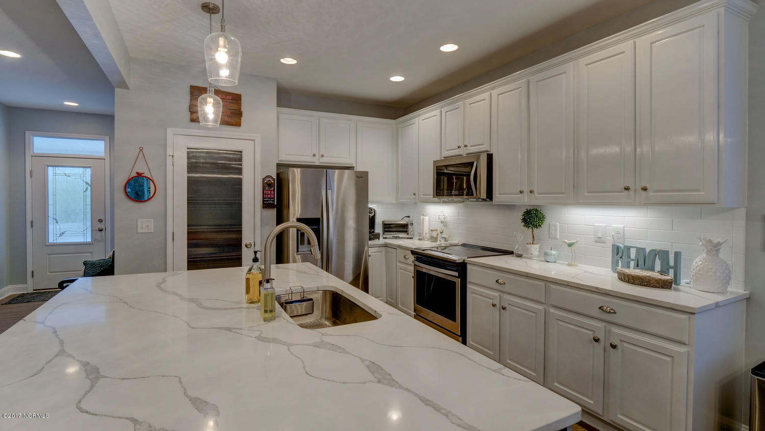 111 Atkinson Road Surf City, NC 28445 - Photo 7 of 29 Large center island