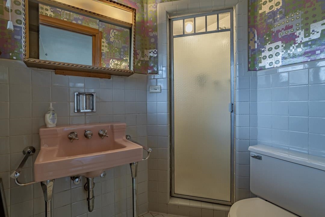 2009 Glenview Road Rockford, IL 61107 - Photo 11 of 33 Gallery Image 11