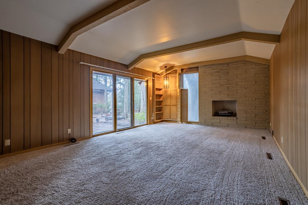 2009 Glenview Road Rockford, IL 61107 - Photo 15 of 33 Gallery Image 15