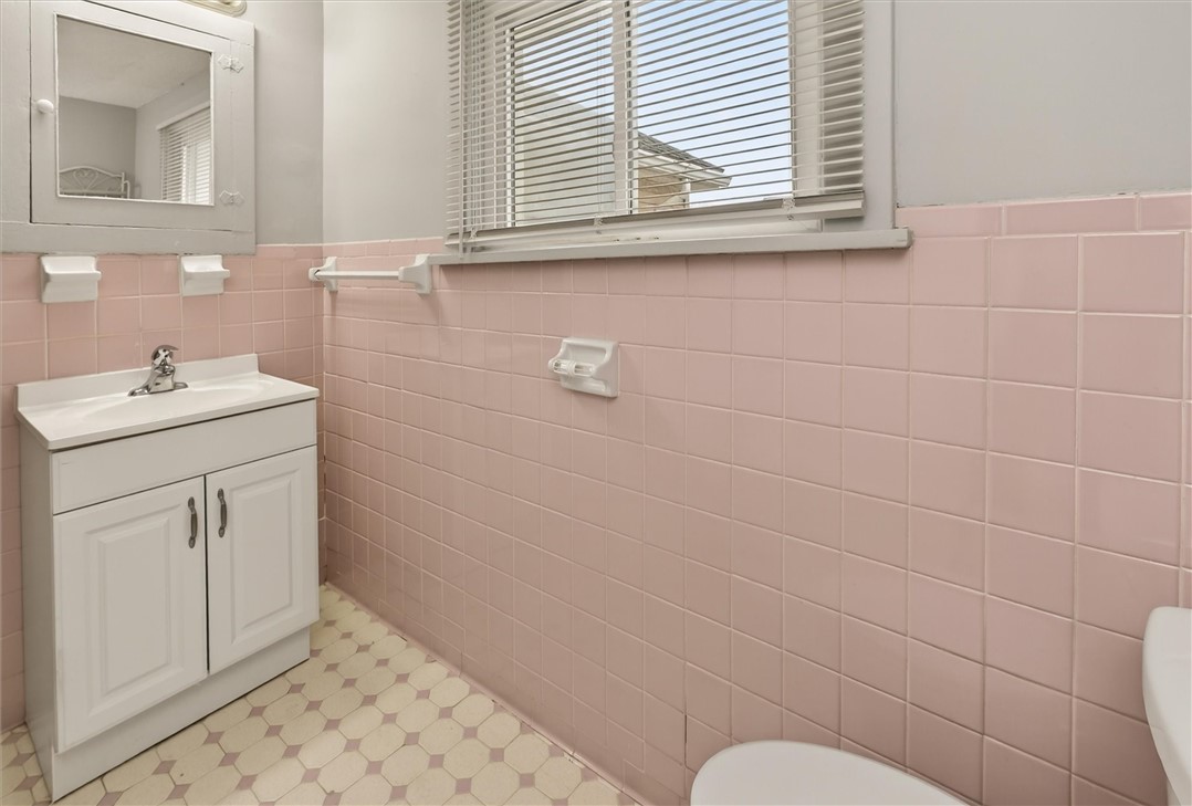 126 West Avenue East Rochester, NY 14445 - Photo 24 of 34