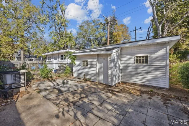 $110,000 | 3515 Itaska Street, St. Louis, MO 63111