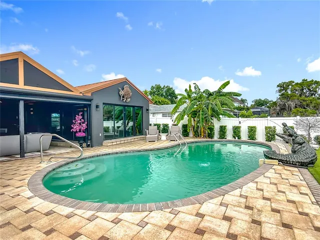 $1,449,000 | 823 Southwest Kings Bay Drive, Crystal River, FL 34429