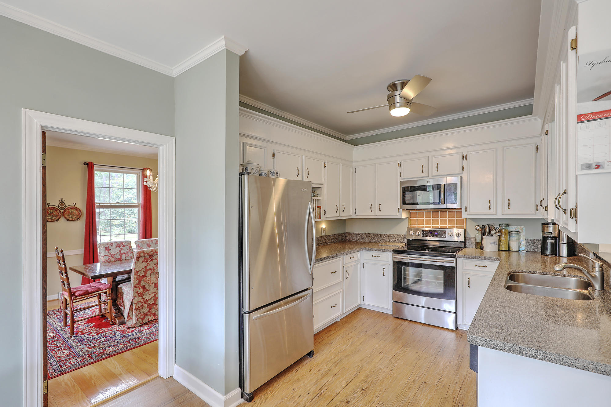 303 Huntington Road Summerville, SC 29483 - Photo 15 of 45 Kitchen