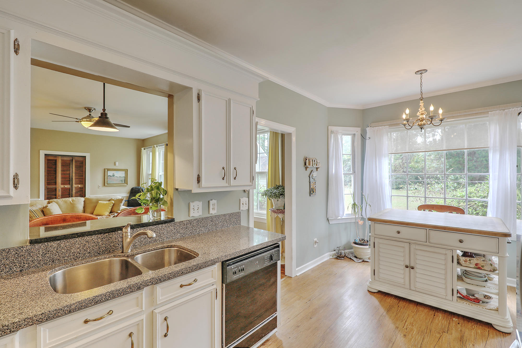 303 Huntington Road Summerville, SC 29483 - Photo 17 of 45 Kitchen