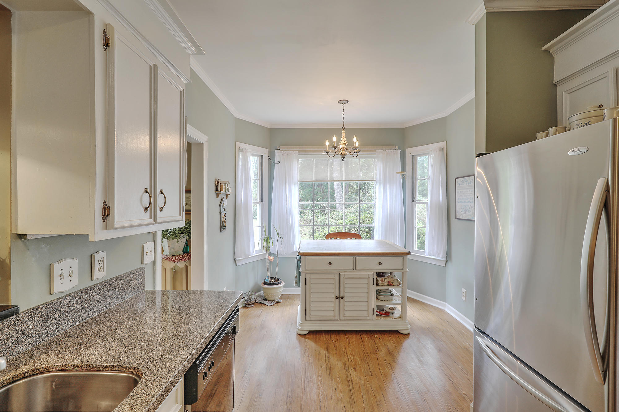 303 Huntington Road Summerville, SC 29483 - Photo 18 of 45 Kitchen