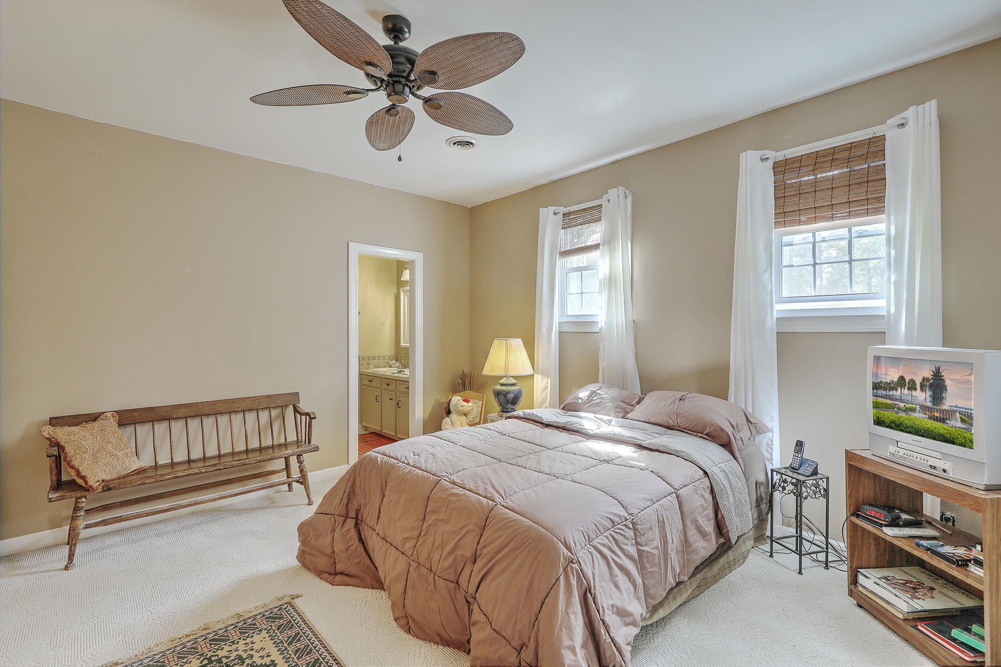 303 Huntington Road Summerville, SC 29483 - Photo 28 of 45 Master Up