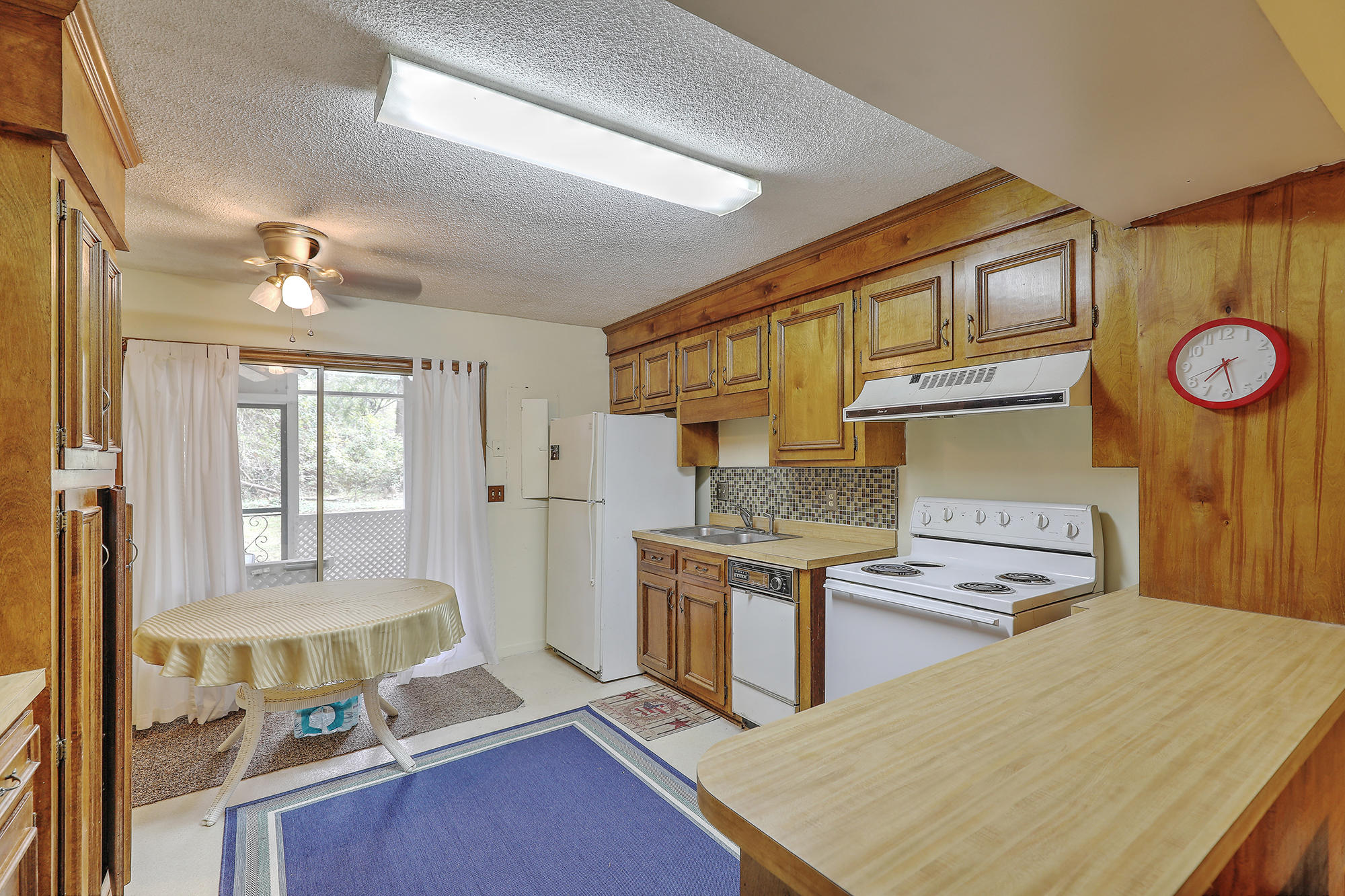 303 Huntington Road Summerville, SC 29483 - Photo 42 of 45 Cottage/Kitchen