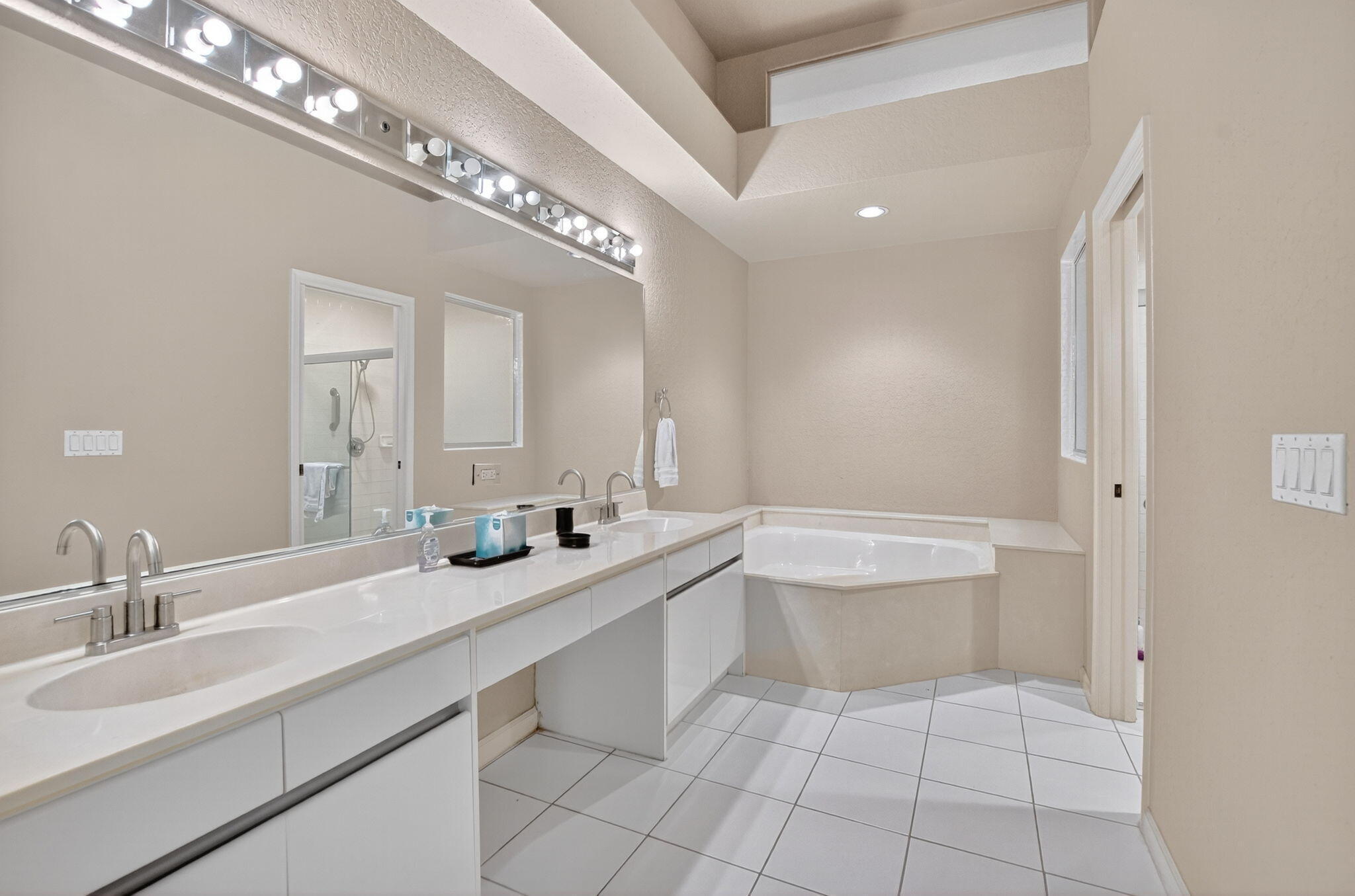 6301 Northwest 25th Way Boca Raton, FL 33496 - Photo 19 of 59 Primary Bath