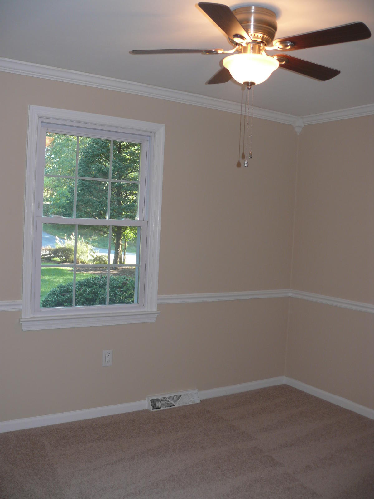 367 Scalybark Drive Blue Ridge, VA 24064 - Photo 23 of 37 an empty room with a window