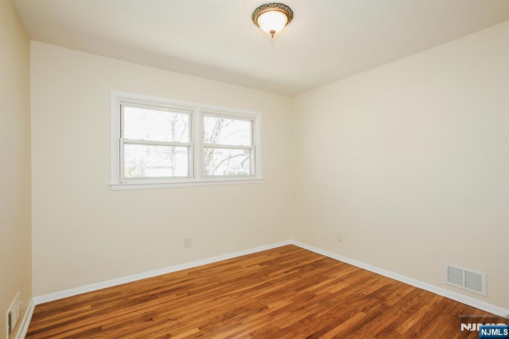 126 Morningside Road Paramus, NJ 07652 - Photo 11 of 18