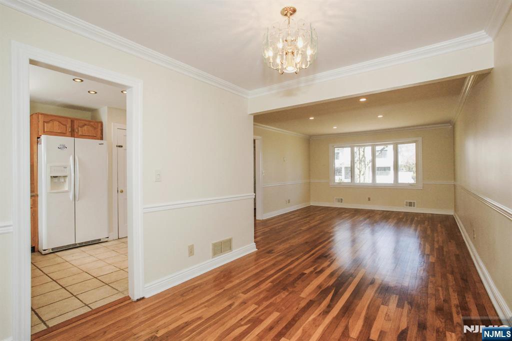 126 Morningside Road Paramus, NJ 07652 - Photo 6 of 18