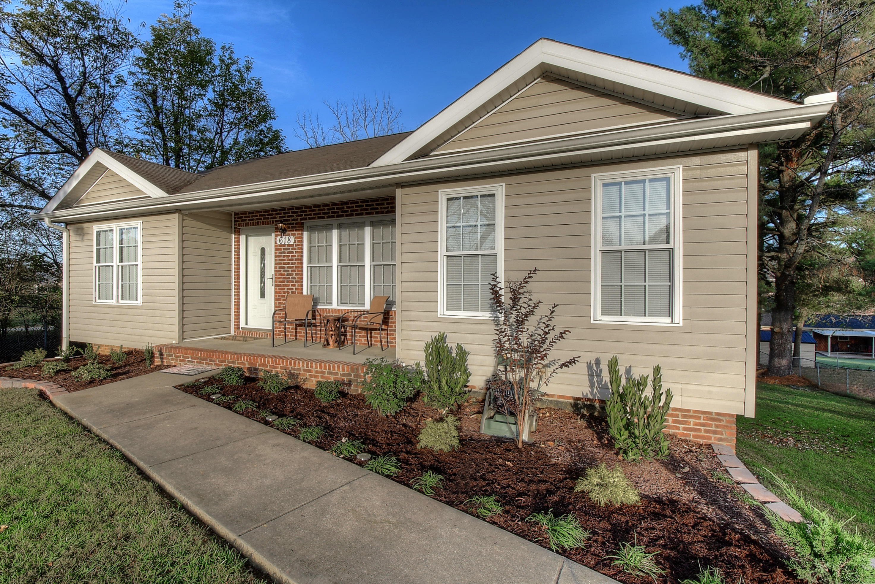 618 Ridgeview Drive Johnson City, TN 37604 - Photo 5 of 36 DSC_0013_4_5