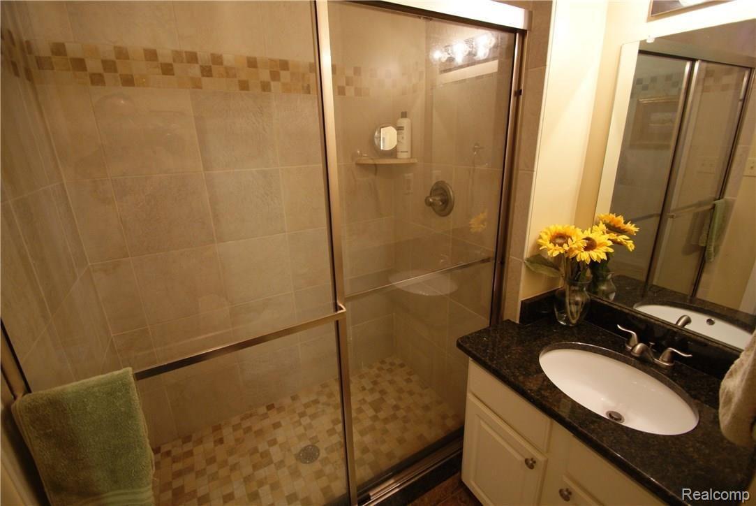 6887 Lahser Road Bloomfield Hills, MI 48301 - Photo 15 of 21 Lahser 6887 (62).JPG