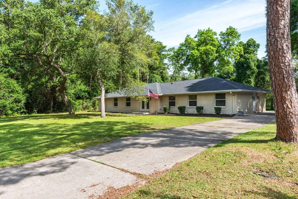 $3,450 | 2507 Edgewater Drive, Niceville, FL 32578