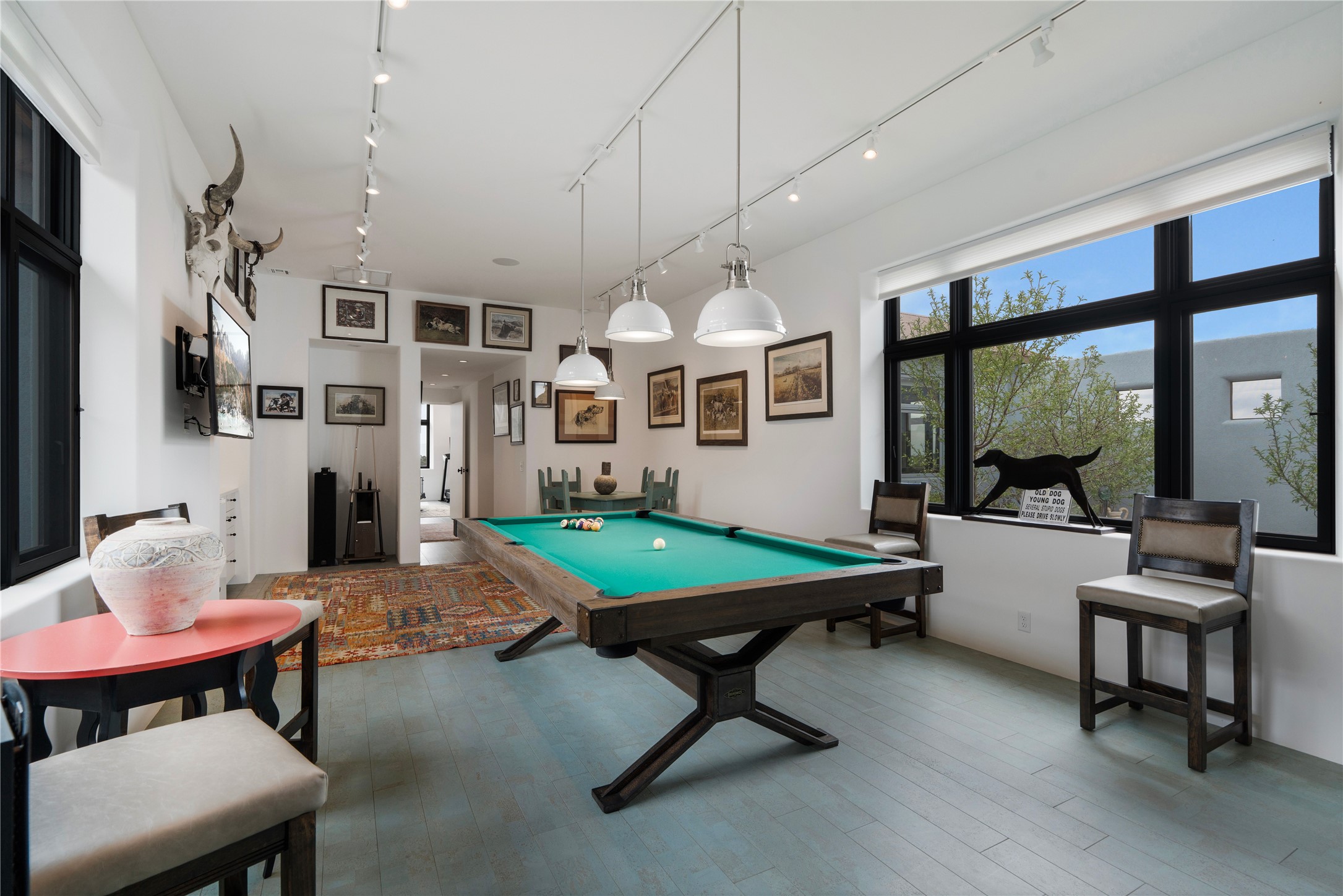 86 Droege Road Santa Fe, NM 87508 - Photo 23 of 37 Casita Living Room