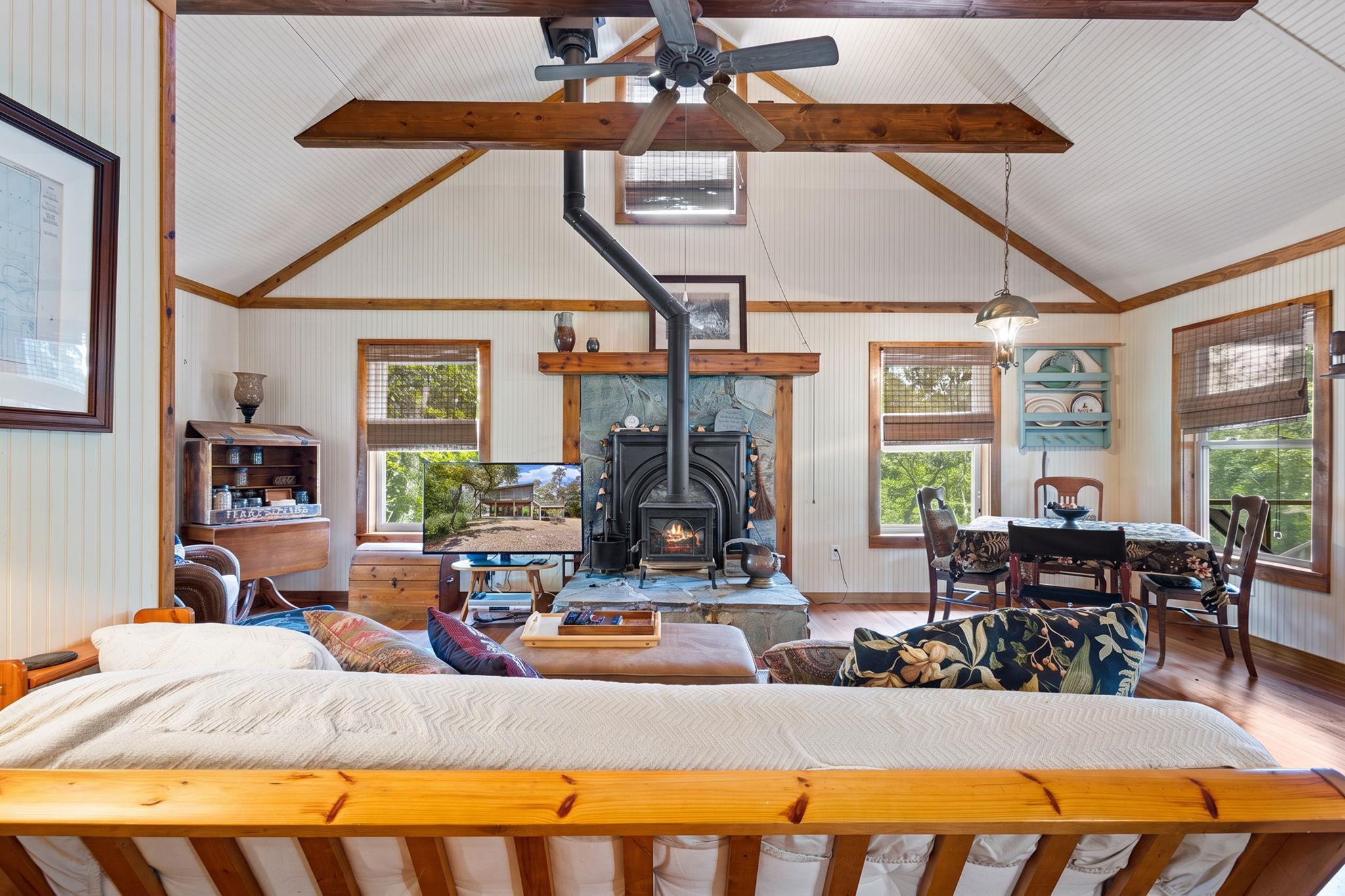 3211 Northeast River Park Road Lee, FL 32059 - Photo 8 of 42 Gallery Image 8