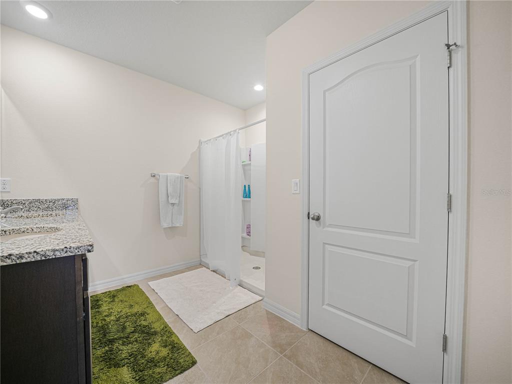 2805 Grandbury Grove Road Lakeland, FL 33811 - Photo 15 of 26