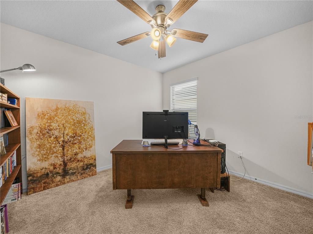 2805 Grandbury Grove Road Lakeland, FL 33811 - Photo 20 of 26