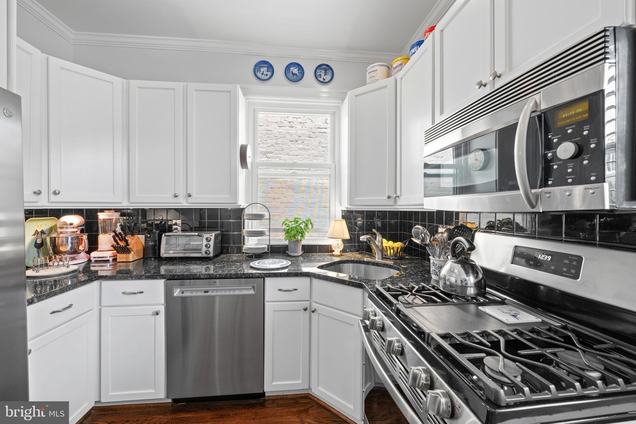2219 Hall Place Northwest Washington, DC 20007 - Photo 15 of 35