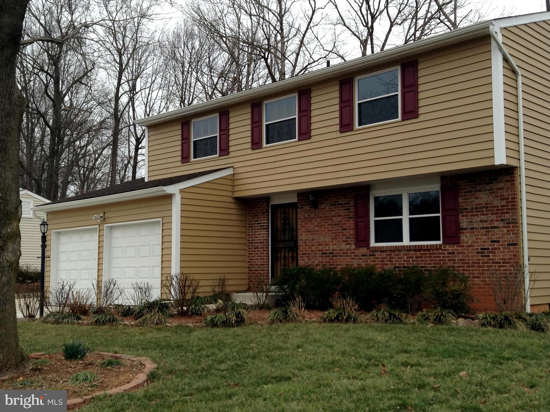 Brick/VinylSiding