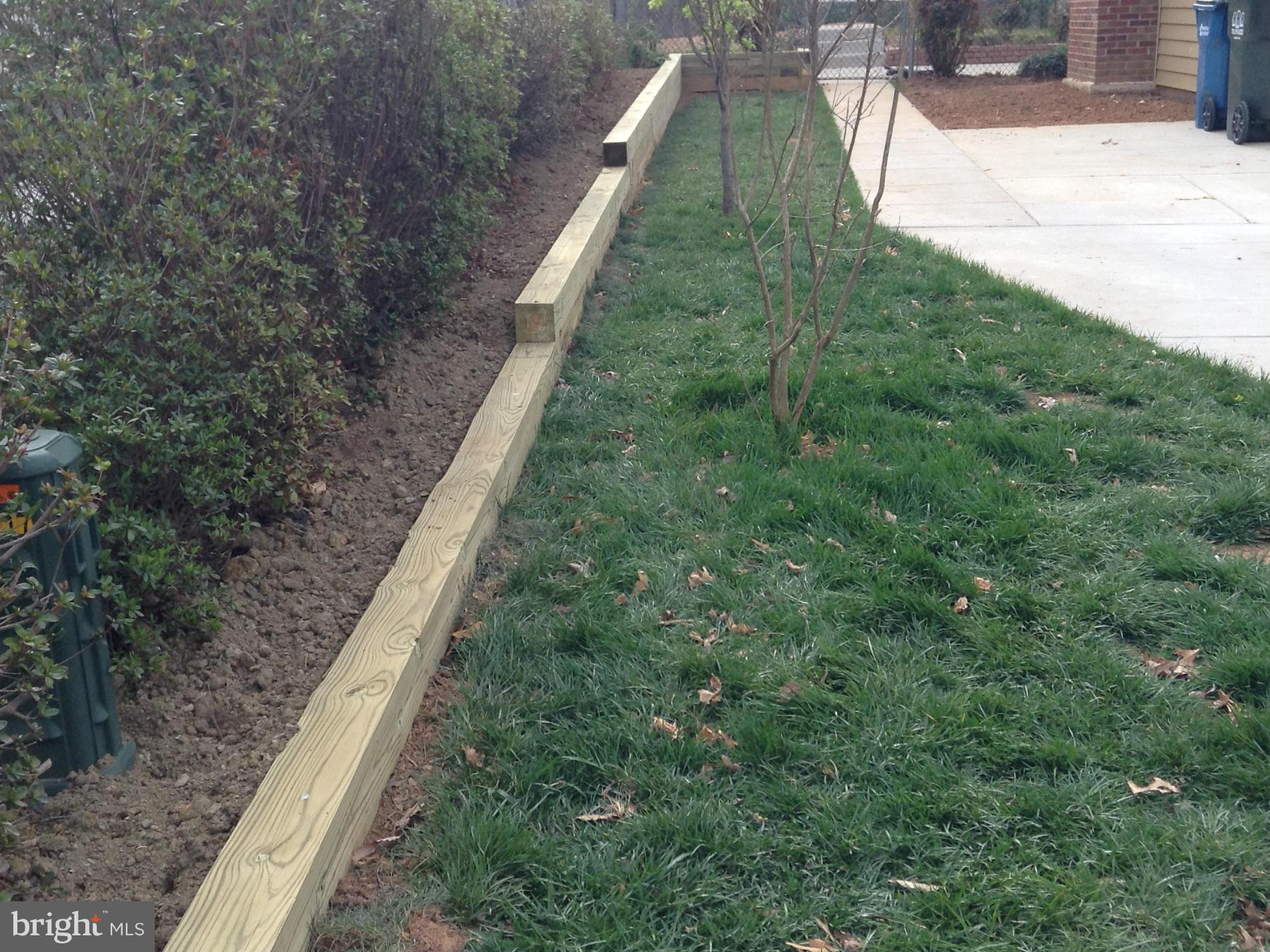 Exterior (Front) Landscaped, upgraded