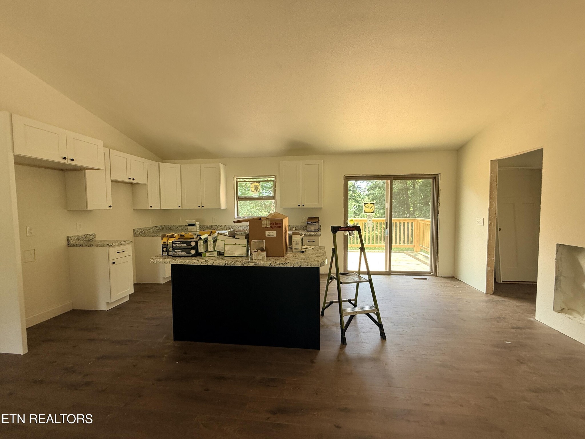 352 Old Wes Baldwin Road Jamestown, TN 38556 - Photo 10 of 24