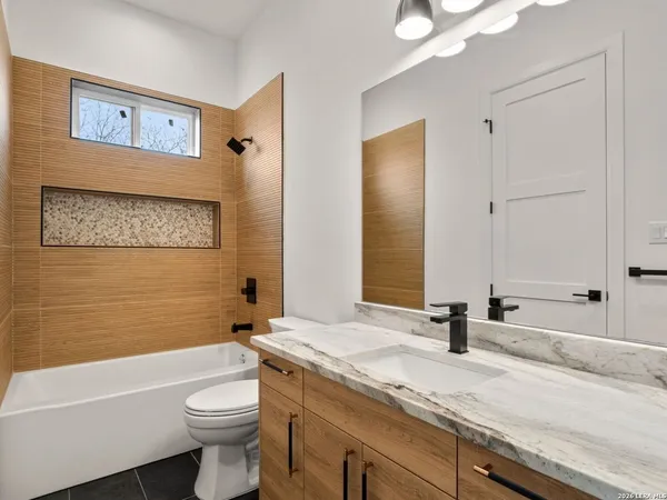 $3,600 | 242 Cassiano Street, San Antonio, TX 78204