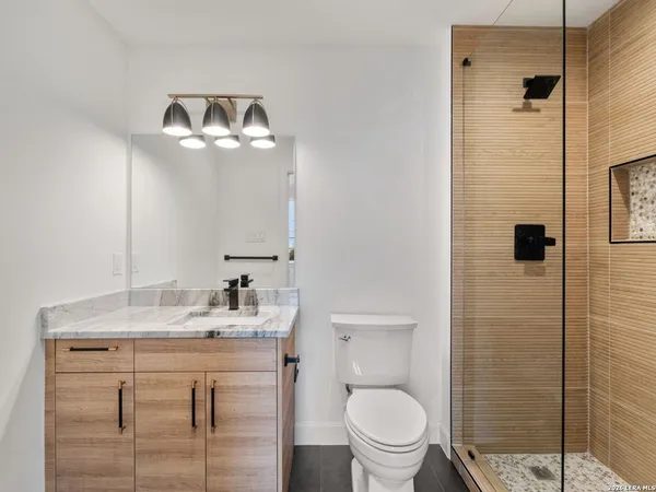 $3,600 | 242 Cassiano Street, San Antonio, TX 78204