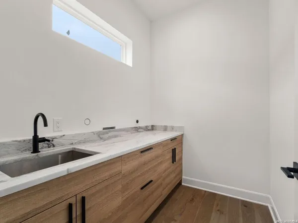 $3,600 | 242 Cassiano Street, San Antonio, TX 78204