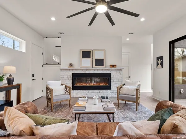 $3,600 | 242 Cassiano Street, San Antonio, TX 78204