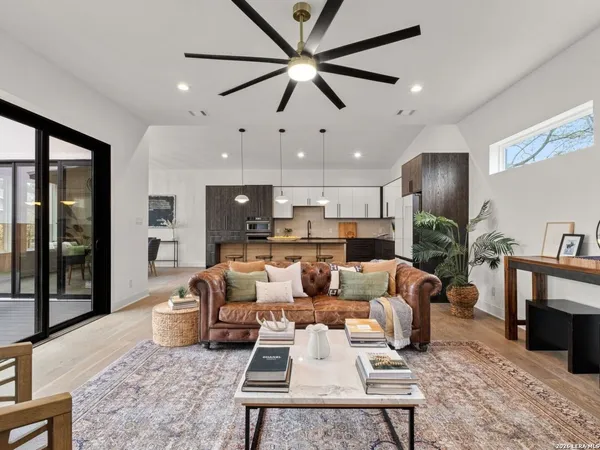 $3,600 | 242 Cassiano Street, San Antonio, TX 78204
