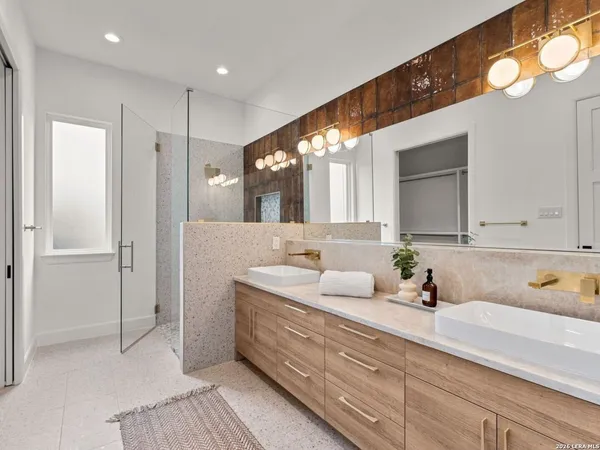 $3,600 | 242 Cassiano Street, San Antonio, TX 78204