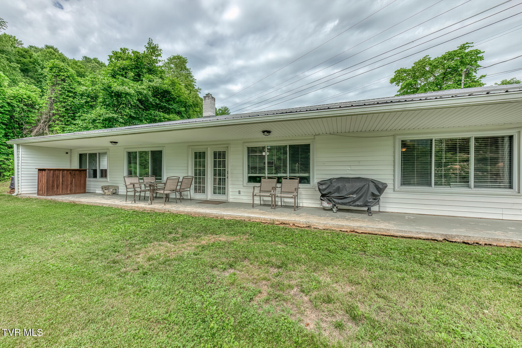 124 Tolley Lane Erwin, TN 37650 - Photo 2 of 31 124 Tolley Ln-2