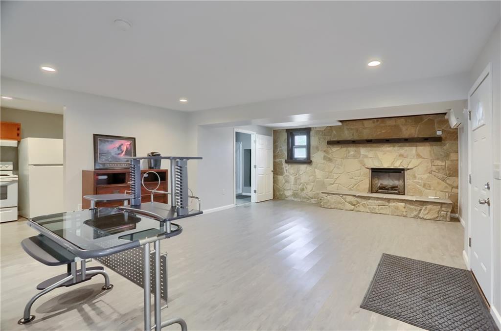 2501 Wildwood Road Allison Park, PA 15101 - Photo 5 of 21