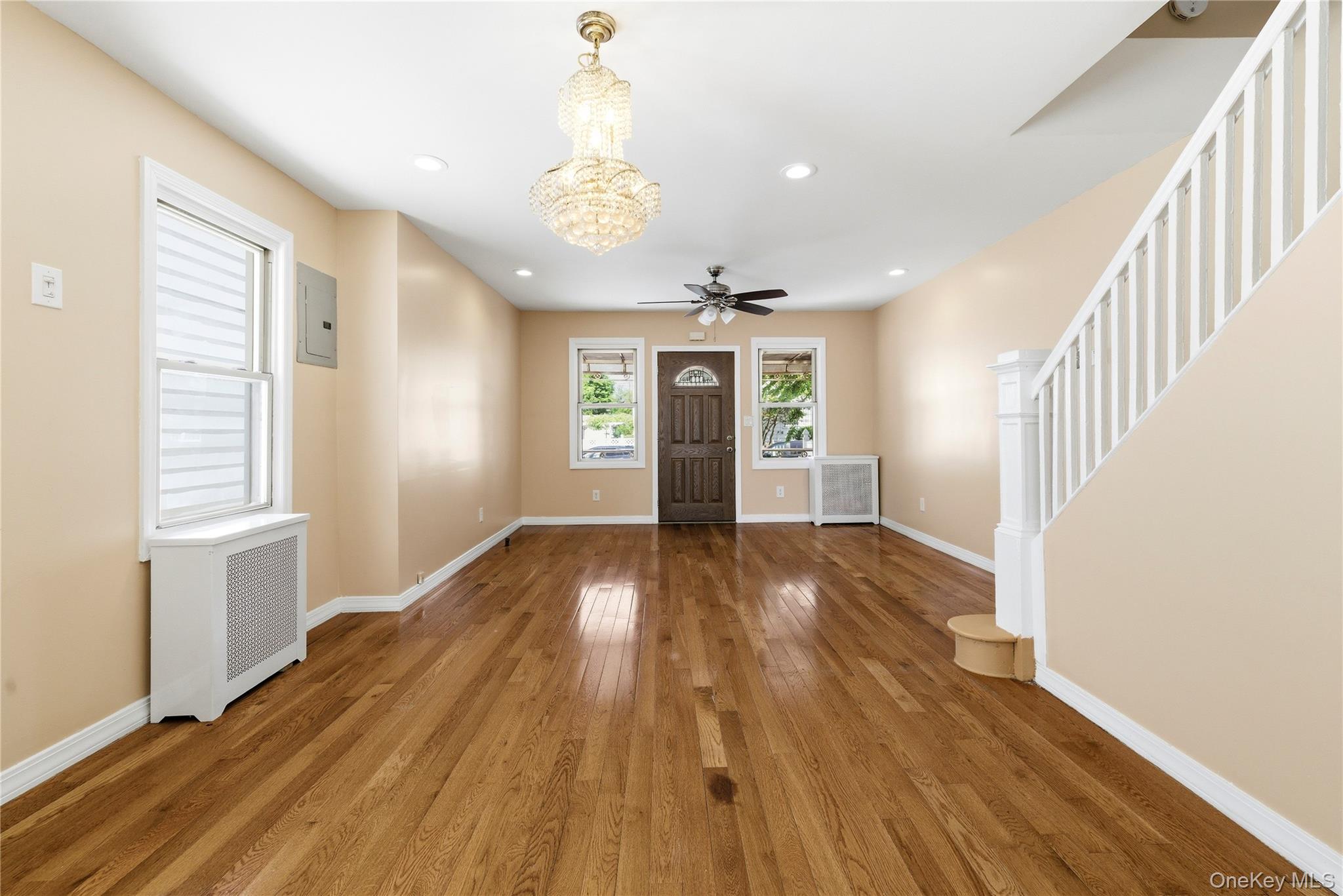 168-14 110th Road Queens, NY 11433 - Photo 4 of 18