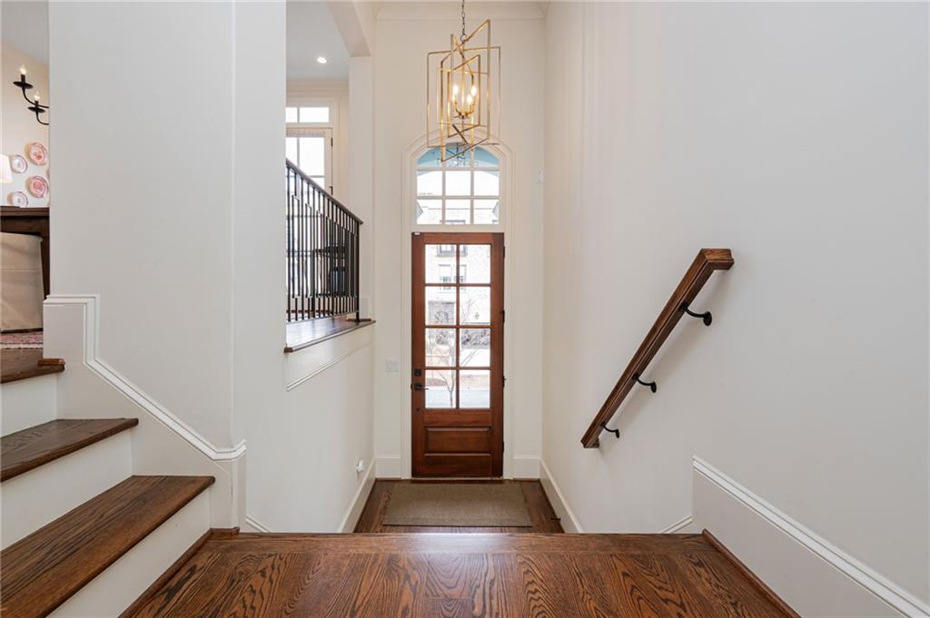 295 Marjean Way Alpharetta, GA 30009 - Photo 3 of 56