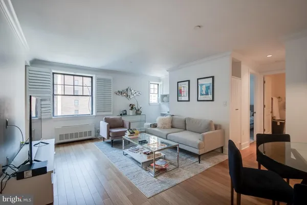 $2,350 | 1701-15 Locust Street, Unit 1501, Philadelphia, PA 19103