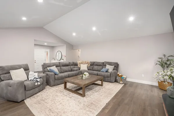 $494,000 | 3300 Walton Blvd., Rochester, MI 48309