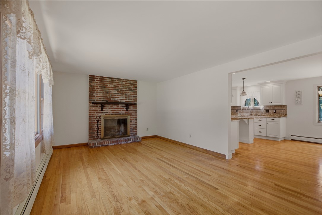 46 Beth Road Tiverton, RI 02878 - Photo 3 of 40 Gallery Image 3