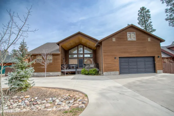 $979,900 | 2131 South Woodland Hills Lane, Pinetop, AZ 85935